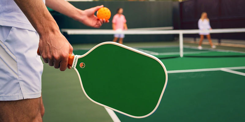 Thể Thao Pickleball Là Gì? Những Điều Thú Vị Về Pickleball  3 Chuẩn bị dụng cụ đúng chuẩn làm tăng trải nghiệm khi chơi